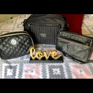 2 Crossbody 1 Cosmetic bag 💼